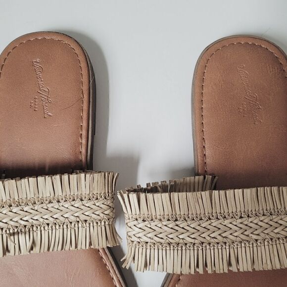 Universal Thread Woven Sandals Size 9 - Picture 3 of 5
